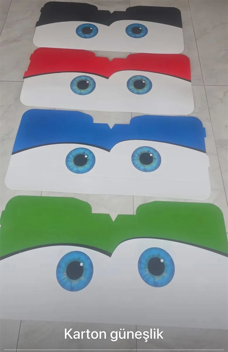 OTO CAM ÖN GÜNESLiK KARTON RENKLi 70*140 cm ORTA 1